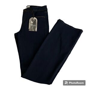 KENDALL AND KYLIE NWT 5/6 Kurvy Mid-Rise Baby Boot Jeans Women's Denim Pants